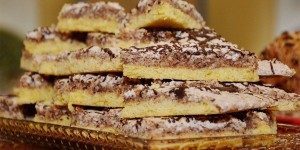 Beitragsbild des Blogbeitrags Vegane Nussecken zum Selbermachen 