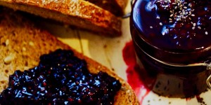 Beitragsbild des Blogbeitrags Fruchtige Chia-Beeren Marmelade