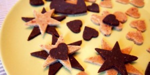 Beitragsbild des Blogbeitrags Helle und dunkle Rohkost Plätzchen 