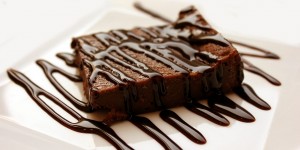 Beitragsbild des Blogbeitrags No Bake Orangen Brownies