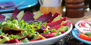Beitragsbild des Blogbeitrags Gemüse Carpaccio mit Cashewcreme
