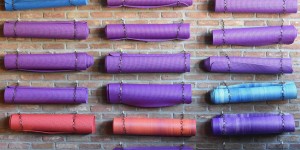 Beitragsbild des Blogbeitrags DIY Yogamatten Spray 