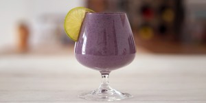 Beitragsbild des Blogbeitrags Blaukraut Smoothie mit Orange 