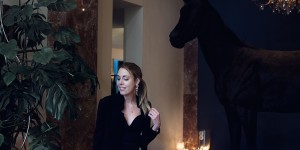 Beitragsbild des Blogbeitrags #schwarzsehen: All Black Outfit + It-Piece