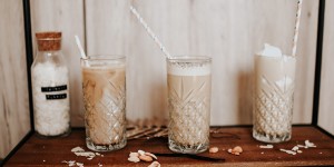 Beitragsbild des Blogbeitrags Die besten veganen Iced Coffee Rezepte