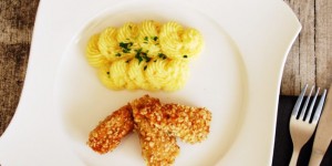 Beitragsbild des Blogbeitrags Hühnernuggets mit Sellerie-Erdäpfel Püree 