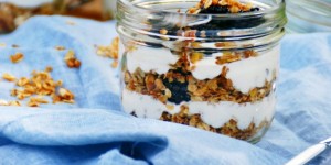 Beitragsbild des Blogbeitrags Brombeer Granola Dessert