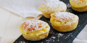 Beitragsbild des Blogbeitrags Apfelmuffins mit Puddingcreme 