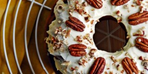 Beitragsbild des Blogbeitrags Kürbiskuchen mit Frischkäse Frosting