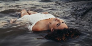 Beitragsbild des Blogbeitrags Stille – Der unendliche Raum um den Lärm der Welt 