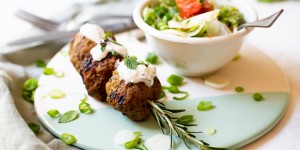 Beitragsbild des Blogbeitrags Vom Tisch-Grill: Meatballs mit Fenchel-Grapefruit-Salat