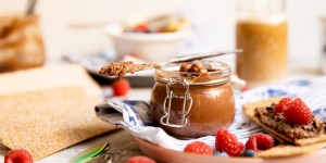 Beitragsbild des Blogbeitrags Welt-Nutella-Tag: Ich feier mit Homemade Nuss-Nougat-Creme 