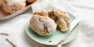 Beitragsbild des Blogbeitrags Leftover-Makeover: Selbst gebackene Zwiebelbrötchen