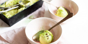 Beitragsbild des Blogbeitrags Avocado-Bananen-Eis: Vegan & zuckerfrei 