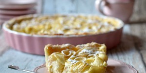 Beitragsbild des Blogbeitrags Apfelrosen Tarte mit Crème Fraiche