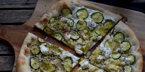 Beitragsbild des Blogbeitrags Zucchini Pizza mit Kartoffeln und Pecorino 