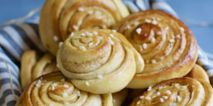 Beitragsbild des Blogbeitrags Kanelbullar – schwedische Zimtschnecken