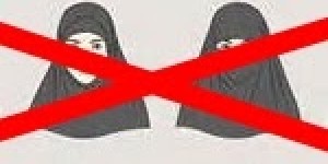 Beitragsbild des Blogbeitrags Daily Express: Nicht in meinem Gerichtssaal - Richterin weist eine Klage ab, nachdem sich eine Frau weigert das Kopftuch auzuziehen 