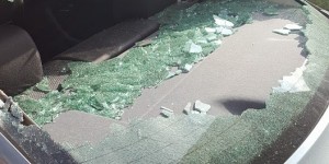 Beitragsbild des Blogbeitrags Breitbart: Den Einwohnern von Calais wird geraten, sich von den Hauptstrassen fernzuhalten, da die Migranten Autos demolieren