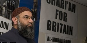 Beitragsbild des Blogbeitrags Sunday Express: Der Hassprediger Anjem Choudary will im Gefängnis eine Armee von Extremisten aufbauen 