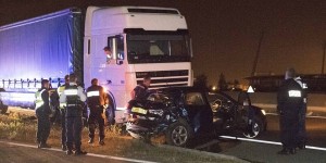 Beitragsbild des Blogbeitrags Mail on Sunday: In Calais ereignete sich ein furchtbarer Unfall als die Dschungelmigranten mit einer neuen Überfalltechnik Fahrzeuge angreifen 