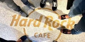 Beitragsbild des Blogbeitrags Bericht // So sieht das neue Hard Rock Café Innsbruck aus