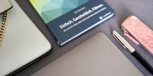 Beitragsbild des Blogbeitrags Sachbuch // Einfach. Ganzheitlich. Führen. von Ute Mariacher