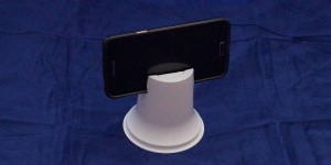 Beitragsbild des Blogbeitrags DIY Anleitung – Smartphone Stativ aus einem Becher – Upcycling 
