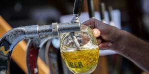 Beitragsbild des Blogbeitrags Zeitgemäß Bierbrauen mit einem Bierbrauset