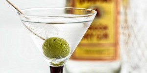 Beitragsbild des Blogbeitrags Lustige Sprüche und Zitate mit Gin