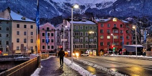 Beitragsbild des Blogbeitrags Innsbruck by night – Bild des Monats im Februar 2020 
