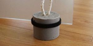 Beitragsbild des Blogbeitrags Türstopper aus Beton