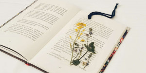 Beitragsbild des Blogbeitrags Lesezeichen mit Wiesenblumen 