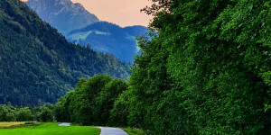 Beitragsbild des Blogbeitrags Spaziergang am Achendamm – Bild des Monats im Juli 2021