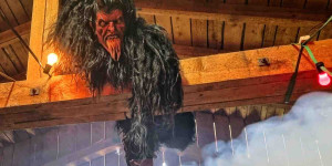 Beitragsbild des Blogbeitrags Krampus in St. Johann in Tirol – Bild des Monats im November 2022 