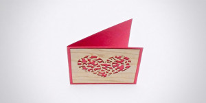 Beitragsbild des Blogbeitrags Herzkarte mit Holz