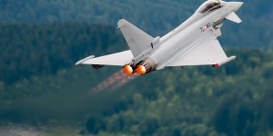 Beitragsbild des Blogbeitrags Darabos verteidigt Eurofighter-Deal vor U-Ausschuss – TopEasy (1.6.) 