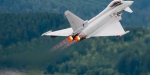 Beitragsbild des Blogbeitrags Darabos verteidigt Eurofighter-Deal vor U-Ausschuss – TopEasy (1.6.)