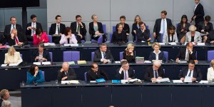 Beitragsbild des Blogbeitrags In Deutschland verhandeln die Parteien über eine neue Regierung – TopEasy (9.10.) 