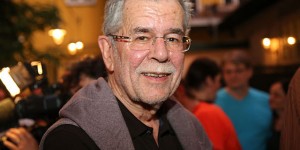 Beitragsbild des Blogbeitrags Bundespräsident Van der Bellen ruft zur Wahl auf – TopEasy (12.10.)