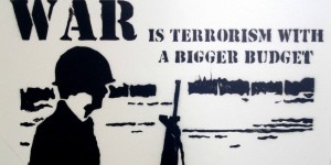 Beitragsbild des Blogbeitrags „Mache die Lüge groß…“ – EU und USA schaffen Nährboden des Terrors 