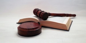 Beitragsbild des Blogbeitrags Prozess gegen Karl-Heinz Grasser hat begonnen – TopEasy (12.12.)
