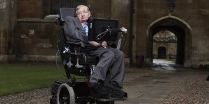 Beitragsbild des Blogbeitrags Wissenschafter Stephen Hawking starb mit 76 Jahren – TopEasy (14.03.) 