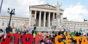 Beitragsbild des Blogbeitrags radio%attac über CETA & Facebook 