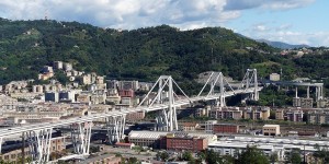 Beitragsbild des Blogbeitrags In Genua ist eine Autobahn-Brücke eingestürzt – TopEasy (14.08.) 