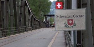 Beitragsbild des Blogbeitrags Die Geschichte eines Schweizer Polizisten, der verurteilt wurde, weil er Flüchtlinge rettete