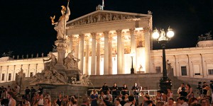 Beitragsbild des Blogbeitrags Österreicher wünschen sich Ausbau der Demokratie. Nur 4 Prozent suchen „starken Führer“. 
