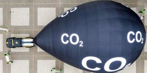 Beitragsbild des Blogbeitrags Autoindustrie verursacht mehr Treibhausgase als die gesamte EU – NGOs fordern Ende für Verbrenner ab 2025