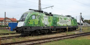 Beitragsbild des Blogbeitrags Mit Bahn und Öffis gegen die Klimakrise