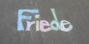 Beitragsbild des Blogbeitrags „Wir müssen die Krankheit des Krieges beenden und die Krankheit bekämpfen, die unsere Welt verwüstet.“